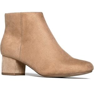 J. Adams Low Heel Zip Up Round Toe Ankle Bootie - Jody Sz 7